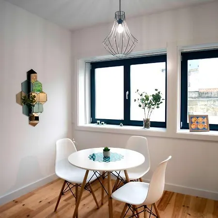 Guest H4u - Batalha Center Apartment *