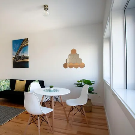 Guest H4u - Batalha Center Apartment