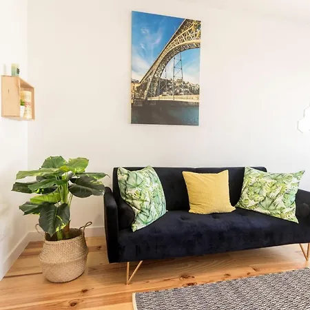 Guest H4u - Batalha Center Apartment