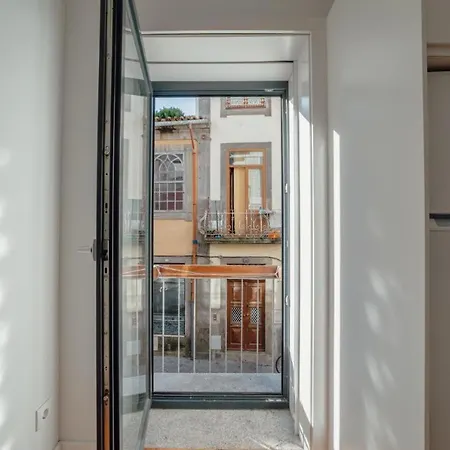 Guest H4u - Batalha Center Apartment