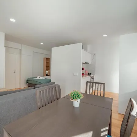 Guest H4u - Batalha Center Apartment Porto