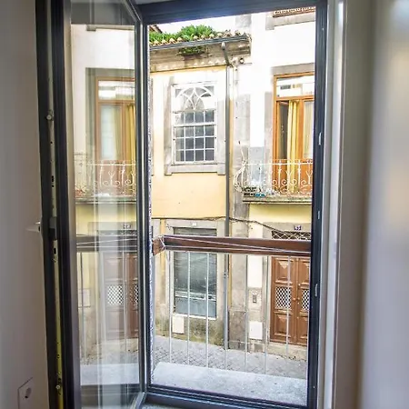 Guest H4u - Batalha Center Apartment *